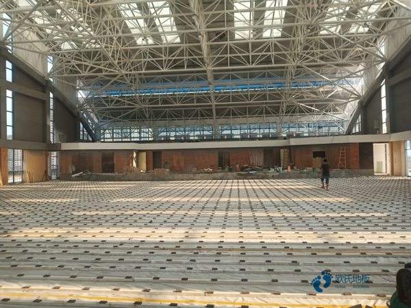 俄勒岡松木地板籃球館哪個品牌好？