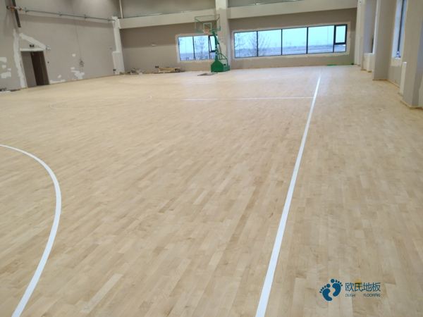 指接板乒乓球館木地板怎么保養？